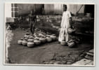 Photographie argentique Ann&eacute;es 60 Madagascar poteries. 