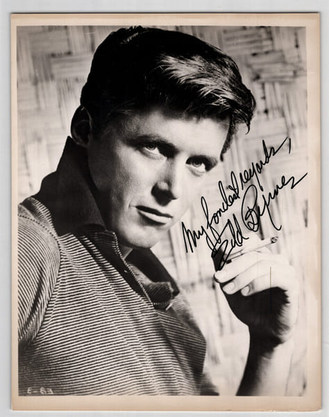 Eddie Byrne - Photographie d&eacute;dicac&eacute;e et sign&eacute;e 20,1 x 25,8 cm. Eddie Byrne