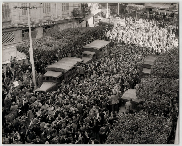 Photographie argentique de 1960 Guerre Alg&eacute;rie Semaine des Barricades. 