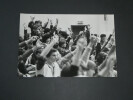 Photographie noir et Blanc d'&eacute;poque ann&eacute;es 70 SYGMA, Assembl&eacute;e G&eacute;n&eacute;rale des &eacute;tudiants de la Fac de droit de MALAKOFF &agrave; Paris, contre la loi SAVARY le ...