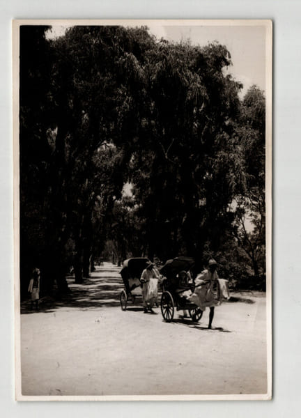 Photographie argentique Ann&eacute;es 60 Madagascar Pousse-pousse. 