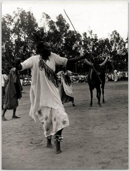 Photographie argentique de 1958 Rwanda C&eacute;l&eacute;bration avec l'Inyambo. 