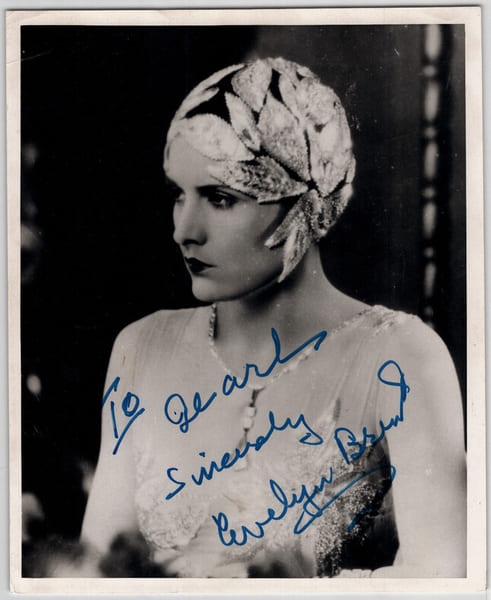 Evelyn Brent - Photographie d&eacute;dicac&eacute;e et sign&eacute;e 20,7 x 25,4 cm. Evelyn Brent