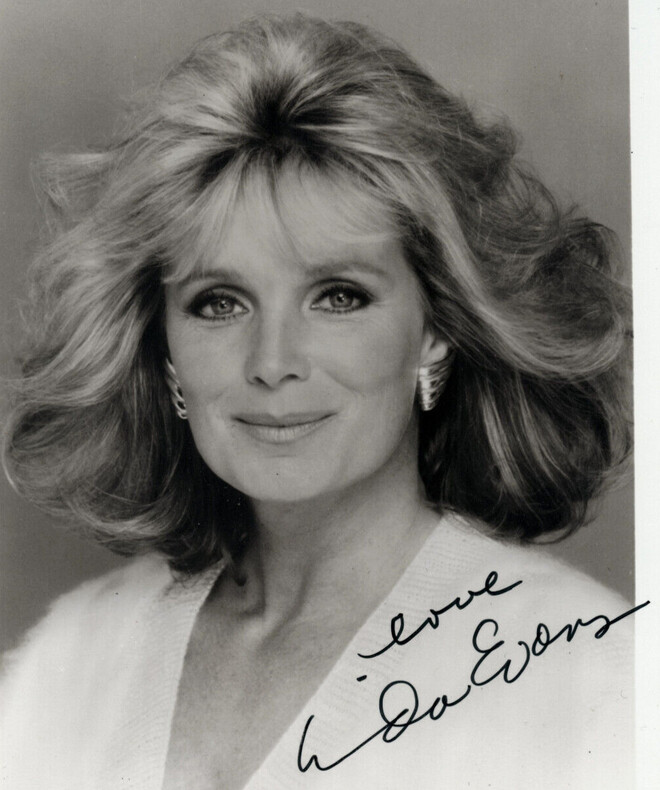 Linda EVANS Actrice PHOTOGRAPHIE SIGN&Eacute;E &agrave; la main Autographe 1988 17,5 x 12,5 cm. Linda EVANS