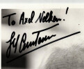 Jacques Yves Cousteau, D&eacute;dicace autographe sign&eacute;e sur Photographie argentique.. Jacques Yves Cousteau