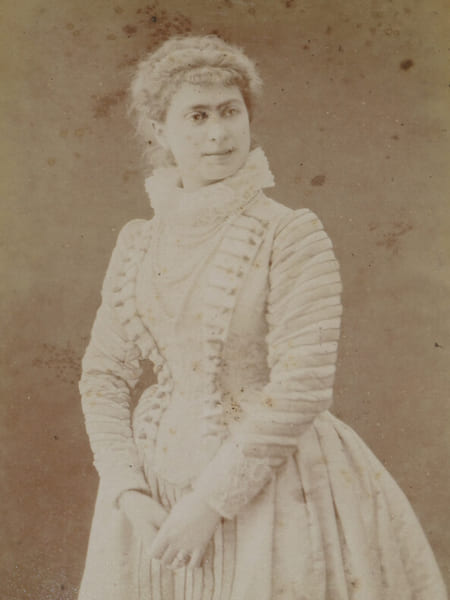 Blanche BARRETTA - Photographie portrait format cabinet par NADAR. NADAR (F&eacute;lix Tournachon)