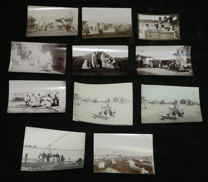 Ensemble de 11 photographies d'&eacute;poque 1900 - Tunisie villages anim&eacute;s, nomades. 