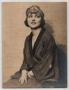 Agnes Ayres - Photographie dédicacée et signée - 15,3 x 20,3 cm