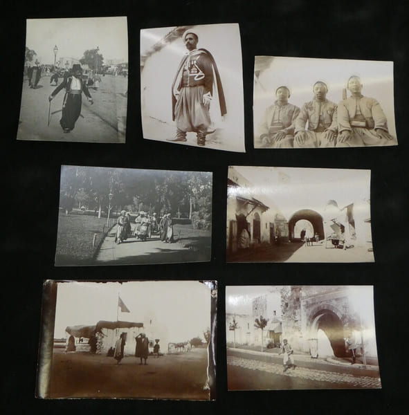 Ensemble de 7 photographies circa 1900 Tunisie, Tenues traditionnelles. 