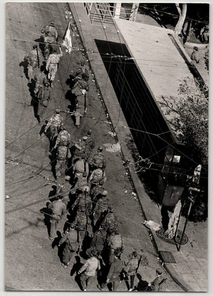 Photographie argentique 1960 Semaine des barricades Guerre d' Algerie. 