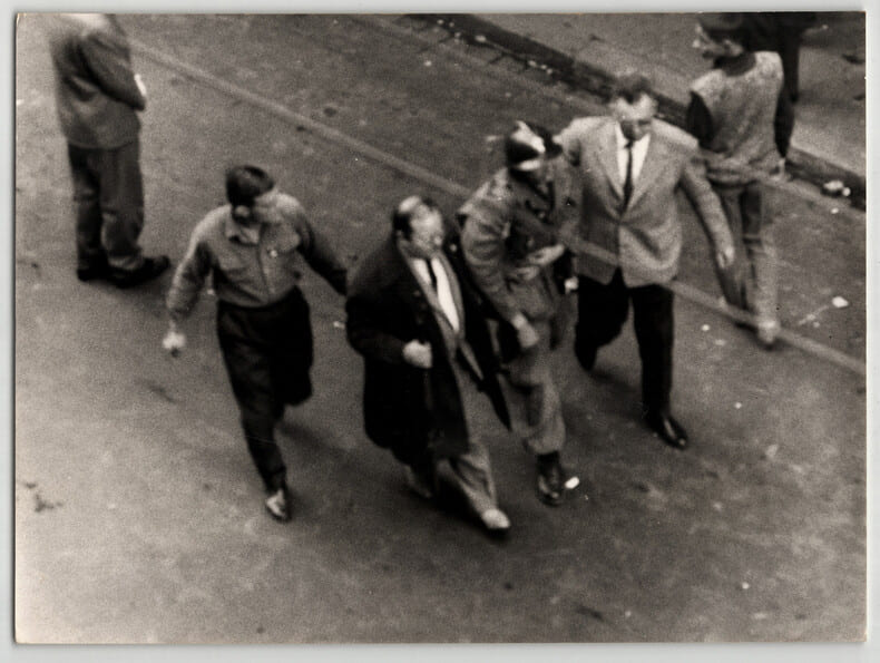 Photographie argentique 1960 Guerre d' Alg&eacute;rie Semaine des barricades. 