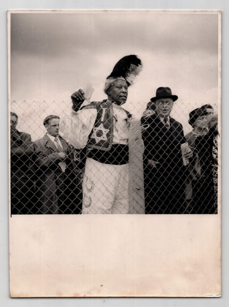 Photographie argentique de 1958 Guin&eacute;e ou Rwanda : un moment cl&eacute; de l'histoire africaine. 17,8 x 23,9 cm. EUROPRESS / Raymond Darolle