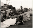Grande photographie argentique Ann&eacute;es 60 Madagascar Femmes et enfants 24,3x21 cm. 