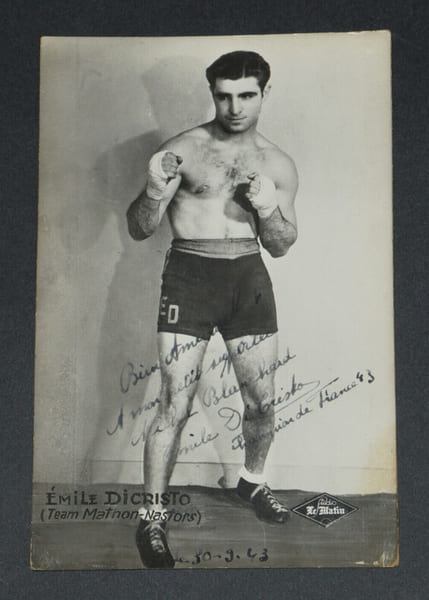 &Eacute;mile Di Cristo, Champion de France de Boxe - Carte postale photographique sign&eacute;e et d&eacute;dicac&eacute;e, 1943. &Eacute;mile Di CRISTO