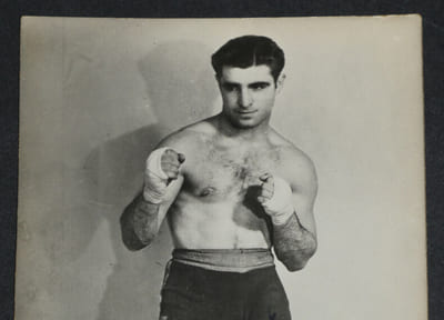 Émile Di Cristo, Champion de France de Boxe - Carte postale photographique signée et dédicacée, 1943
