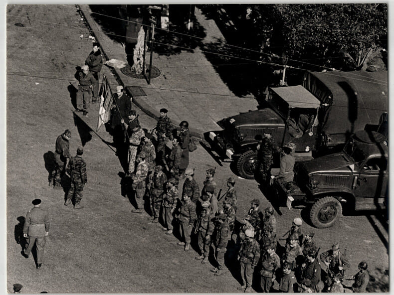 Photographie argentique 1960 Semaine des barricades Guerre d' Algerie. 