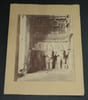 Photographie ancienne dans un cadre papier, Bas-reliefs du Grand Chaitya de Karli en Inde. 