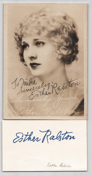 Esther Ralston - Photographie d&eacute;dicac&eacute;e et sign&eacute;e sur papier textur&eacute; + signature. Esther Ralston