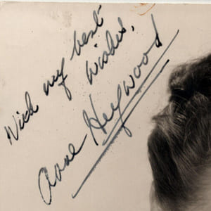 Anne HEYWOOD autographe - PHOTOGRAPHIE DÉDICACÉE ET SIGNÉE de sa main 23 x 19 cm