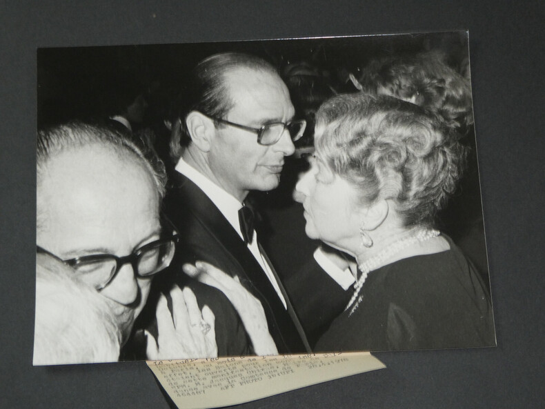 Photographie noir et Blanc d'&eacute;poque ann&eacute;es 70 AFP Jacques CHIRAC Bal d'Avril 78. AFP