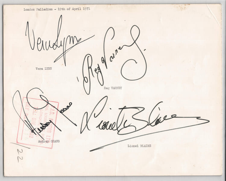 Autographe &agrave; la main de Vera LYNN, Audrey GEANS, Lionel BLAIRE & Reg VARNEY 1971. Vera LYNN, Audrey GEANS, Lionel BLAIRE, Reg VARNEY