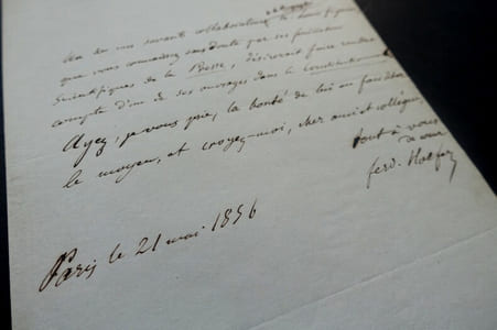 HOEFER Ferdinand - LETTRE AUTOGRAPHE SIGNÉE, A PROPOS DE Louis FIGUIER 1856