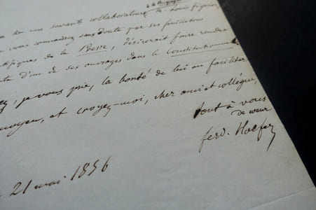 HOEFER Ferdinand - LETTRE AUTOGRAPHE SIGNÉE, A PROPOS DE Louis FIGUIER 1856
