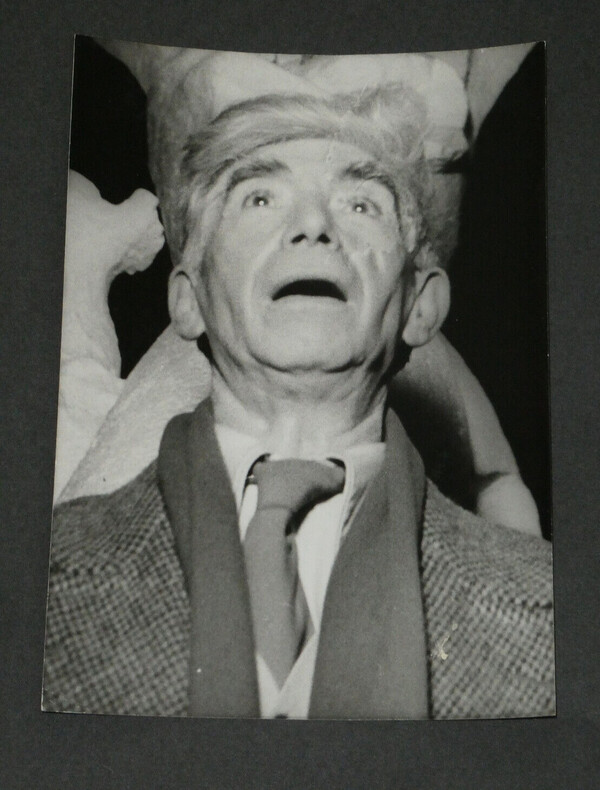 Ossip Zadkine - Photographie de presse 17,9 x 12,6 cm, AGIP Robert Cohen, Paris. Ossip Zadkine