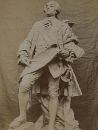 Adrien GAUDEZ - Deux photographies de la statue de Perronnet fondue sous Vichy