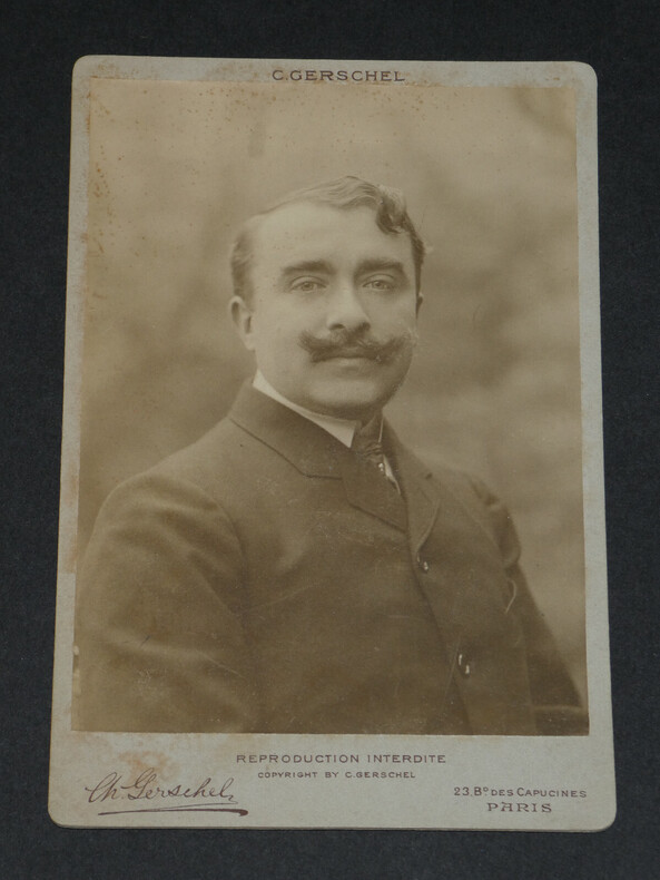 Miguel Zamaco&iuml;s - Photographie format cabinet 14 x 10 cm, par Gerschel, Paris. Miguel Zamaco&iuml;s