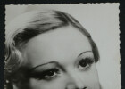 &Eacute;lyane C&Eacute;LIS - Carte postale photographique sign&eacute;e et d&eacute;dicac&eacute;e, 1944. &Eacute;lyane C&Eacute;LIS