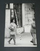 Photographie noir et Blanc d'&eacute;poque ann&eacute;es 70 STERN, Femme en Gr&egrave;ce, de TROELLER. Troeller