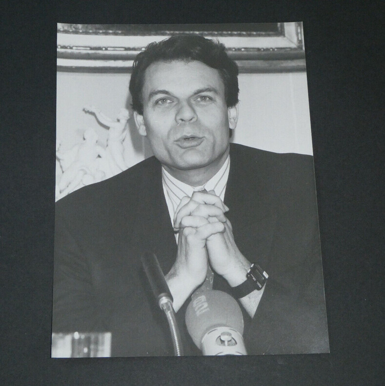 Photographie noir et Blanc d'&eacute;poque ann&eacute;es 80 AFP de Michel NOIR par P. GUILLAUD. P. GUILLAUD