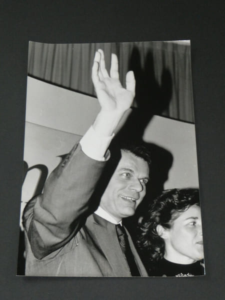 Photographie noir et Blanc d'&eacute;poque ann&eacute;es 70 SIPA PRESS Michel Noir, DEYRAIL. 
