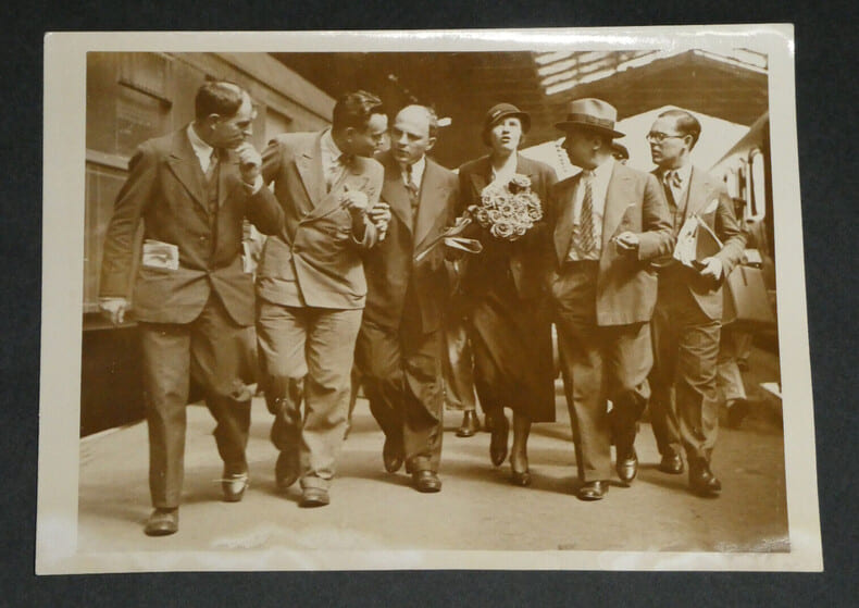 Dorothy THOMPSON &eacute;pouse Sinclair LEWIS Photographie FRANCE PRESSE 14,7 x 11,1 cm. Dorothy THOMPSON