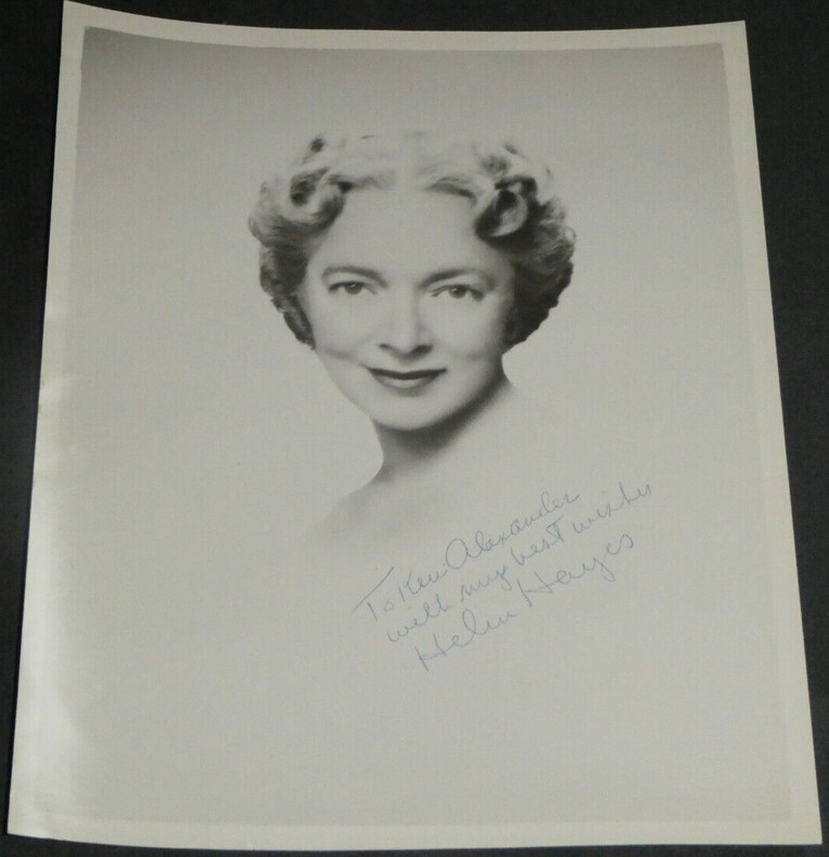 Helen HAYES - PHOTOGRAPHIE NOIR ET BLANC SIGN&Eacute;E, actrice am&eacute;ricaine r&eacute;compens&eacute;e. Helen HAYES