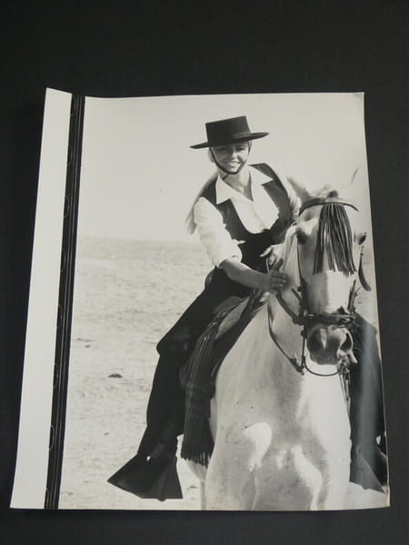 Photographie noir et Blanc ann&eacute;es 70/80 STERN Hambourg Femme Tor&eacute;ador. 