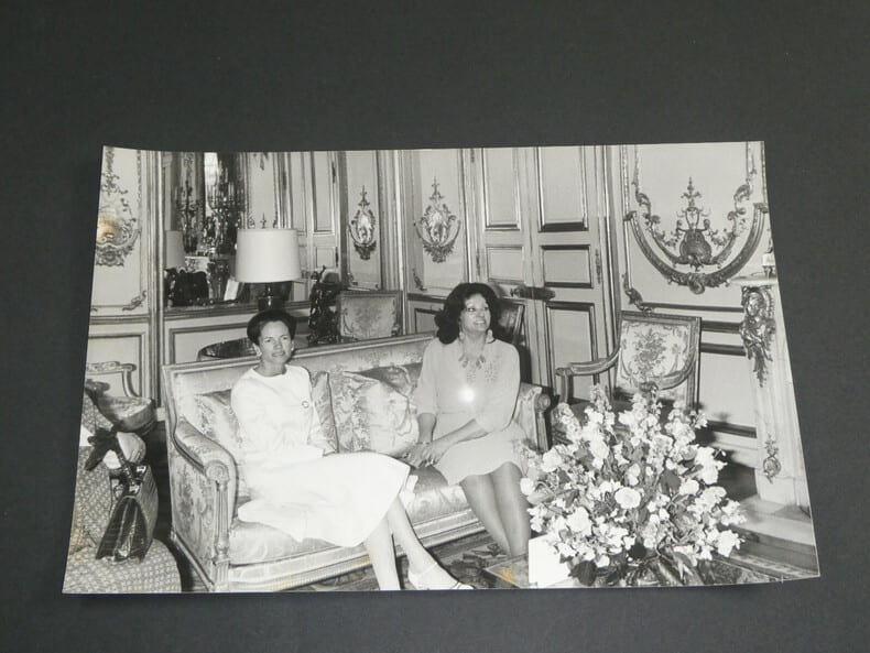 Photographie noir et Blanc ann&eacute;e 1979 SYGMA Philippe Ledru Premi&egrave;re Dame Mexique. Philippe Ledru