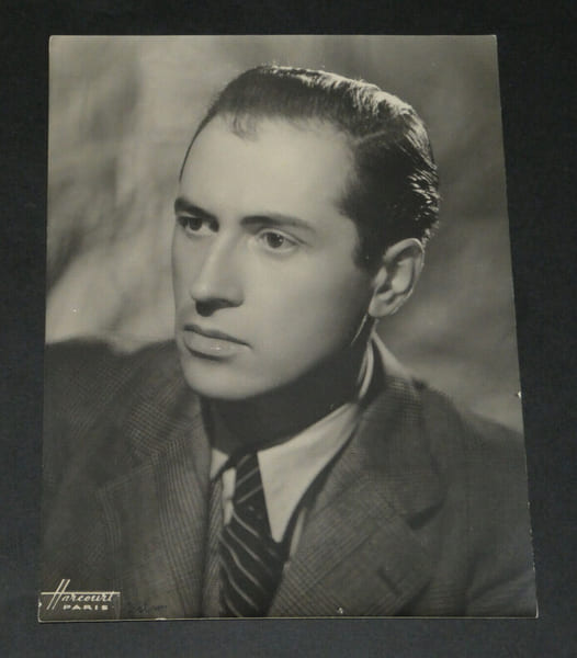 Gilbert CESBRON - Photographie d'&eacute;poque Harcourt Paris 17,9 x 23,8 cm. Gilbert CESBRON