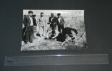 Photographie noir et Blanc d'&eacute;poque ann&eacute;es 70 STERN, Huit hommes par Friedel, au Mexique. Friedel