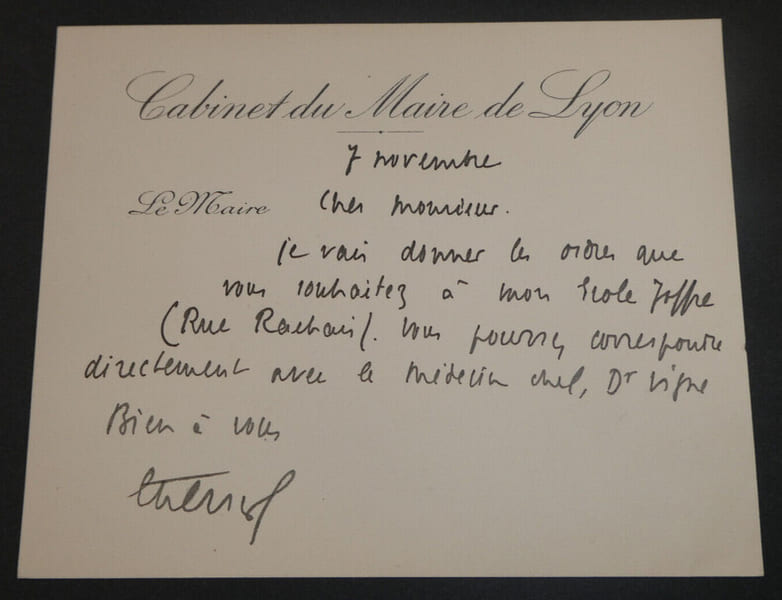 &Eacute;douard HERRIOT, Homme d'Etat - CARTE-LETTRE AUTOGRAPHE SIGN&Eacute;E. &Eacute;douard HERRIOT
