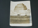 Photographie noir et Blanc d'&eacute;poque ann&eacute;es 70 STERN, Pyramide. 