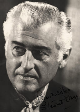 Stewart GRANGER autographe - PHOTOGRAPHIES TAPUSCRIT REVUE SIGNÉS ET DÉDICACÉS. Stewart GRANGER