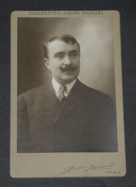 Miguel Zamaco&iuml;s - Photographie, format cabinet, 13,4 x 9,3 cm, par Henri Manuel, Paris. Miguel Zamaco&iuml;s