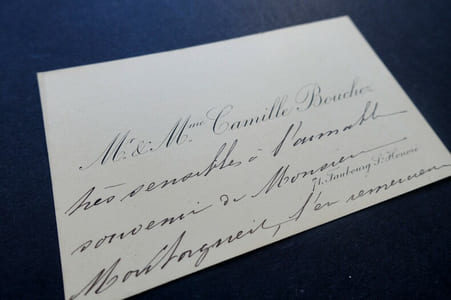 Carte de visite simple de Madame Camille Bouchez, magistrat, signée le 2 janvier 1904