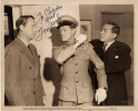 Tom NEAL, D&eacute;dicace autographe sign&eacute;e sur Photographie imprim&eacute;e en pr&eacute;sence de Don Douglas et J. Carrol Naish "Behind the rising sun". Tom NEAL