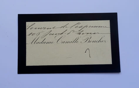 Carte de visite simple signée - Madame Camille Bouchez, épouse de magistrat boulangiste