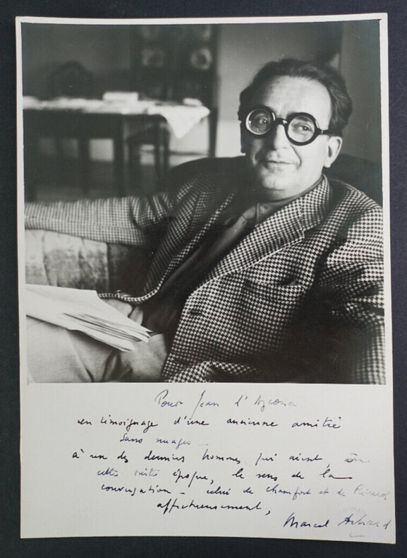 Marcel ACHARD - PHOTO ORIGINALE AVEC MOT AUTOGRAPHE SIGN&Eacute; 12,5X17,6CM. Marcel ACHARD
