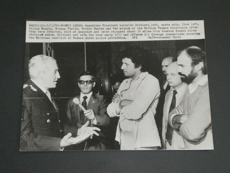Photographie noir et Blanc d'&eacute;poque ann&eacute;es 80 AFP L&eacute;opoldo GALTIERI 1982. 