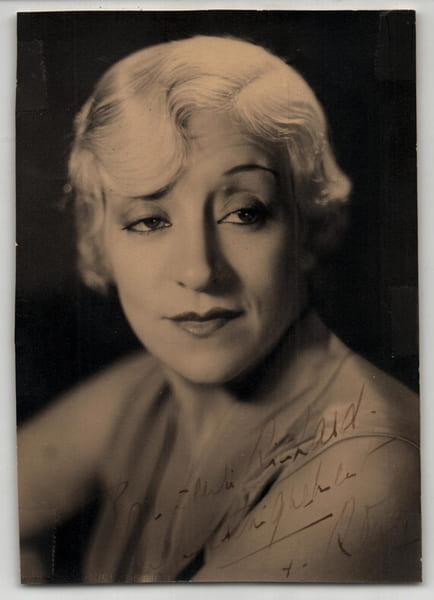 Fran&ccedil;oise Rosay - Photographie s&eacute;pia sign&eacute;e & d&eacute;dicac&eacute;e &agrave; Richard Henri. Fran&ccedil;oise Rosay